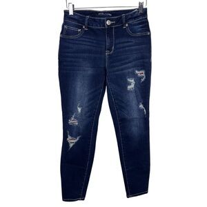 Maurices Distressed Skinny Jeans Size Small Short